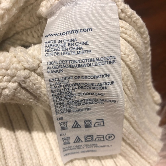Tommy Hilfiger size M cream v neck sweater - Picture 7 of 7
